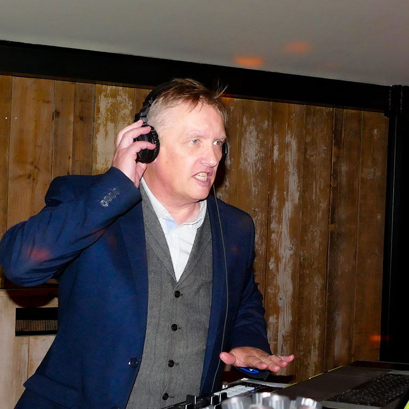 Best Wedding DJs amazing wedding host DJ Martin